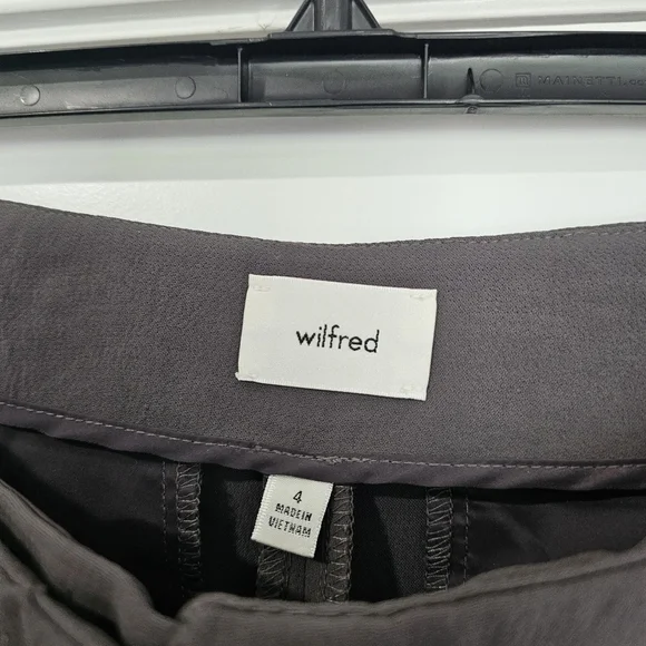 Aritzia Sonata  Wilfred Pants Size 4 Pants Made from Creppette Material Grey - Picture 9 of 12